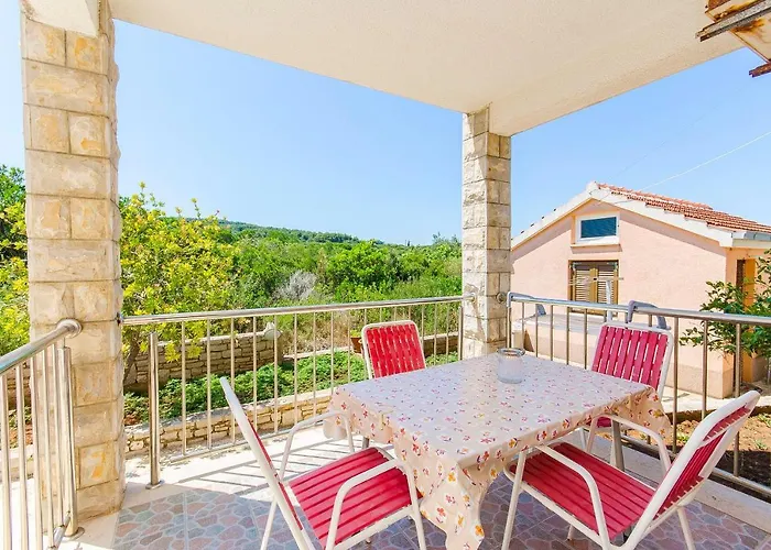 Kazimir Apartament Nečujam